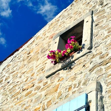 Ruine-Motovun Kh Vila Exterior foto